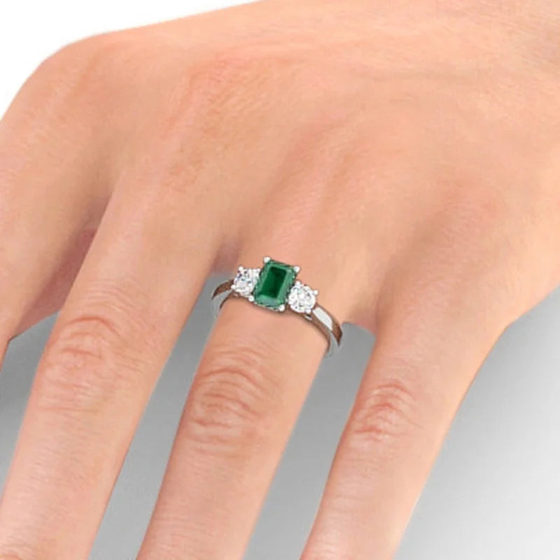 14K White Gold Three Stone Diamond Ring E79962