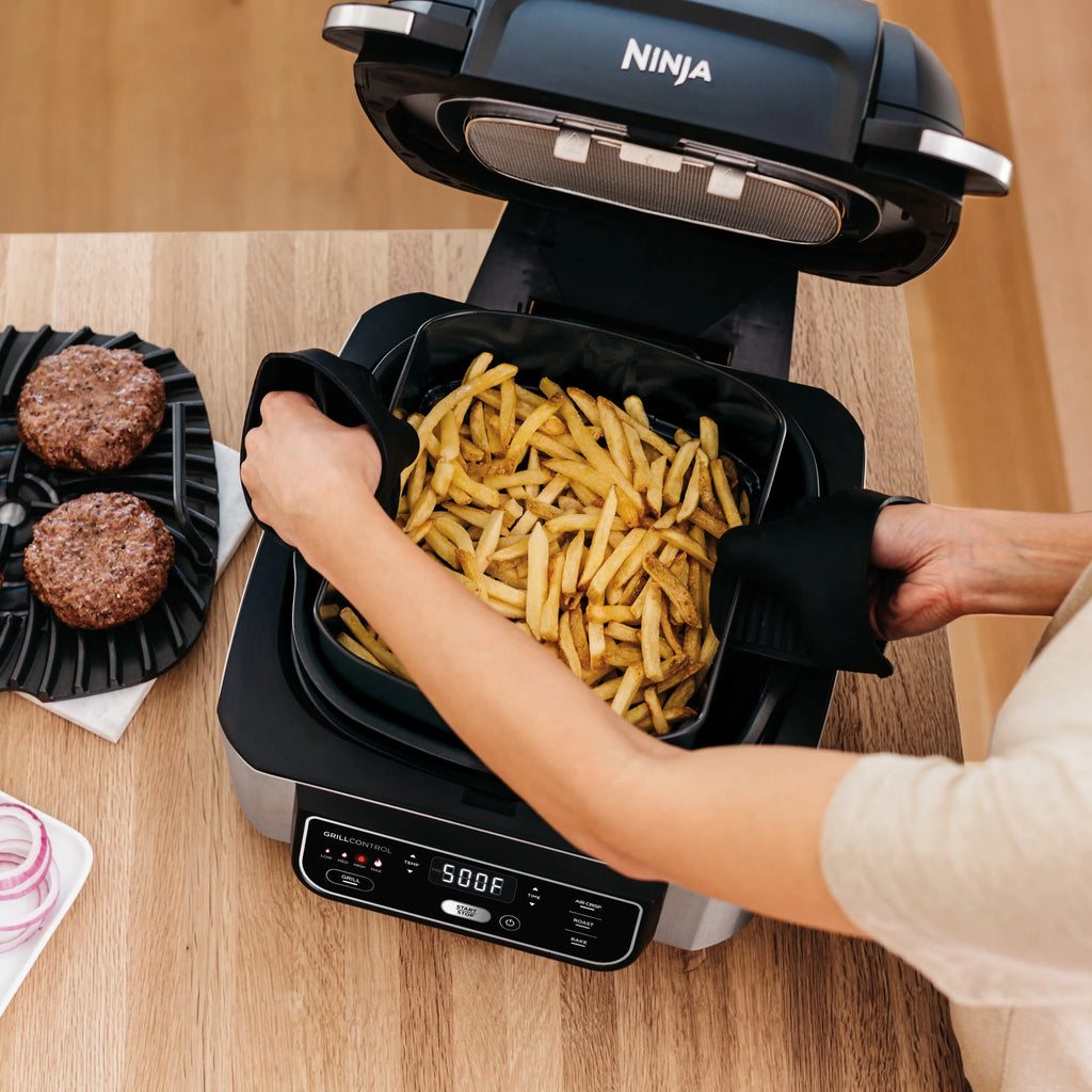4-in-1 Indoor Grill with 4-qt Air Fryer, Black/Stainless S889