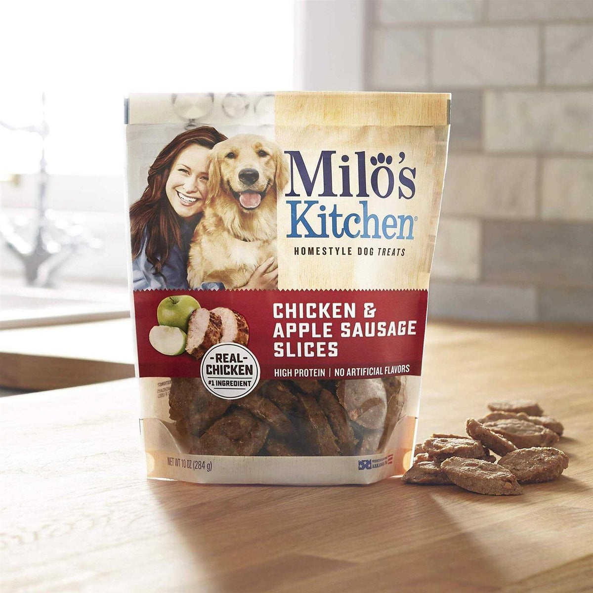 Chicken & Apple Sausage Slices Dog Treats D68383