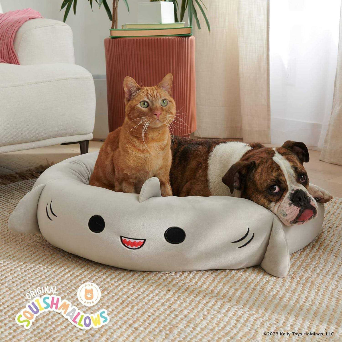 Squishmallows Gordon The Shark Pet Bed V176986