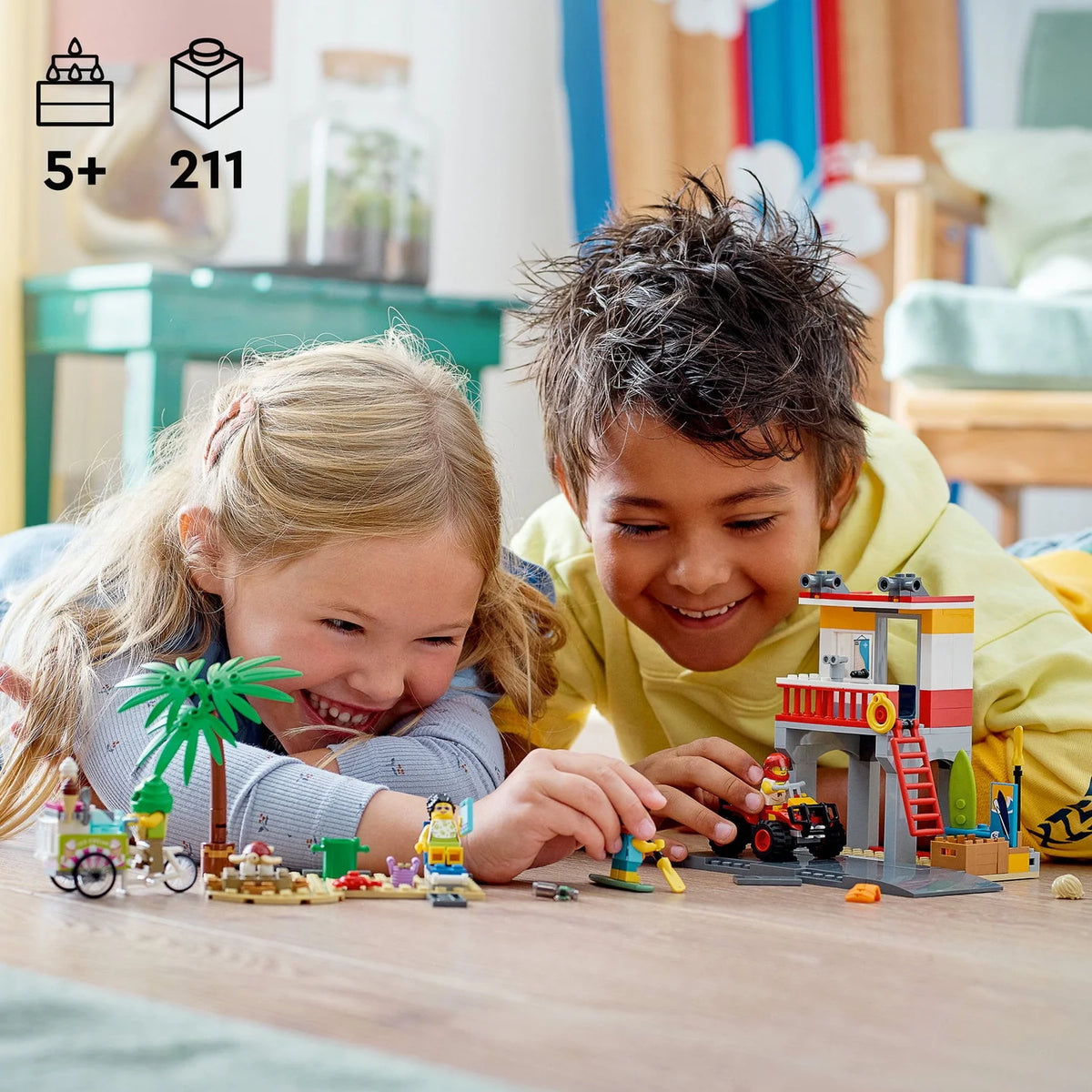 Building Kit with 4 Minifigures and Crab and Turtle Figures (211 Pieces) T887