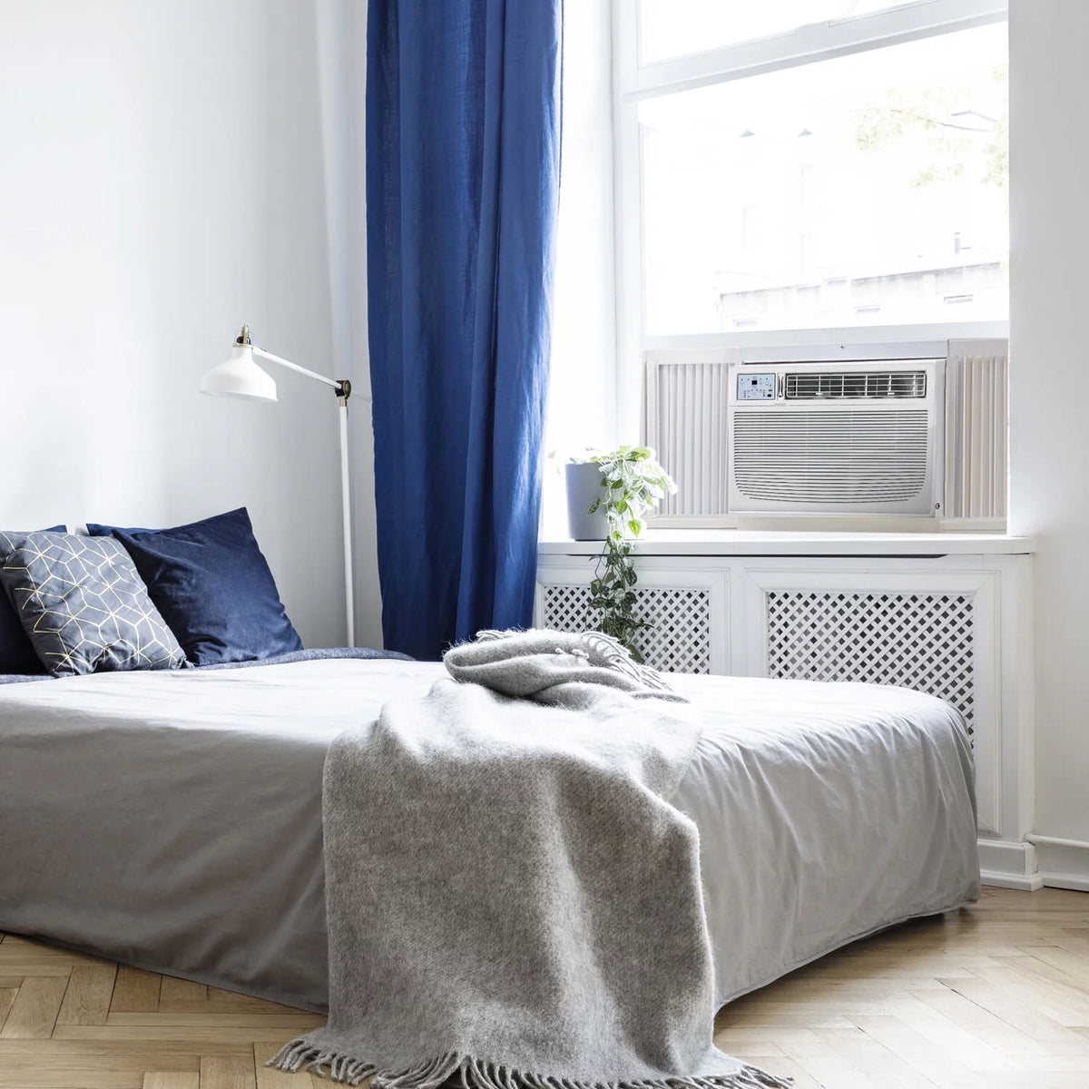 18,000 BTU 230-Volt White Window Air Conditioner with Remote D198602