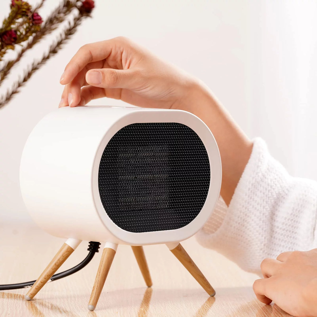 Small Space Heater, 1000W PTC Ceramic Electric Fan Heater - Black F953