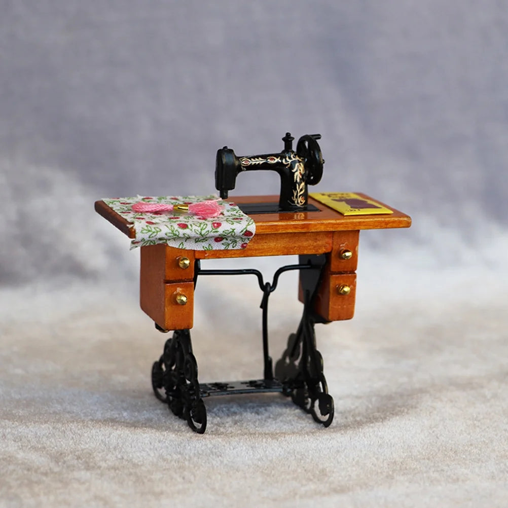 Metal Mini Dollhouse Sewing Machine Decor Z4841