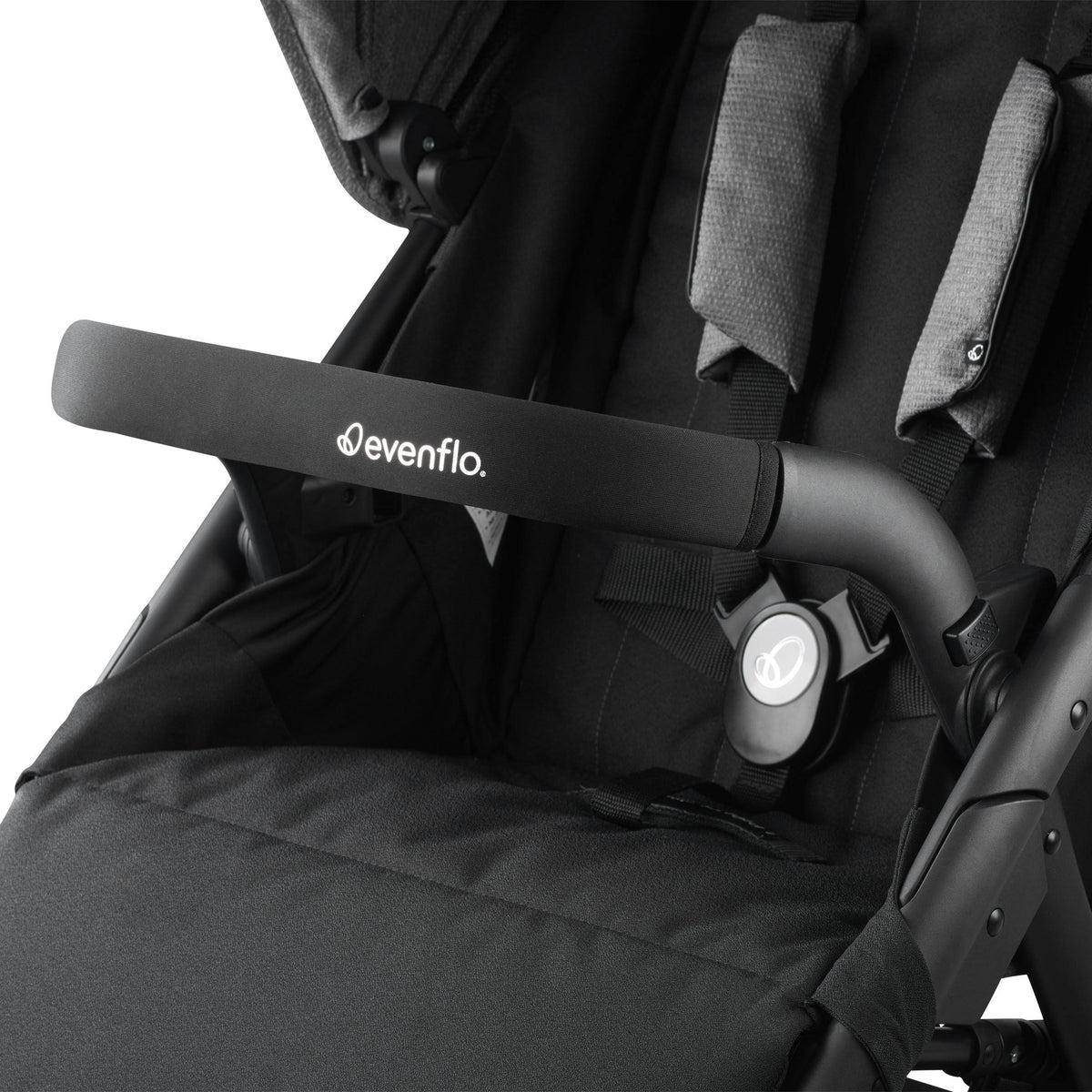 Onyx Black Smart Travel System I8740