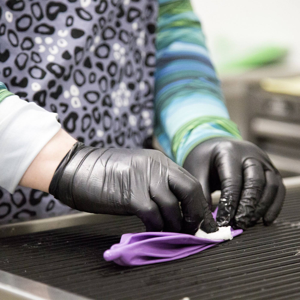 Black Nitrile Exam Gloves (Case of 1000) - Small L337